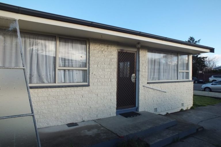 Photo of property in 1/4 Division Street, Riccarton, Christchurch, 8041