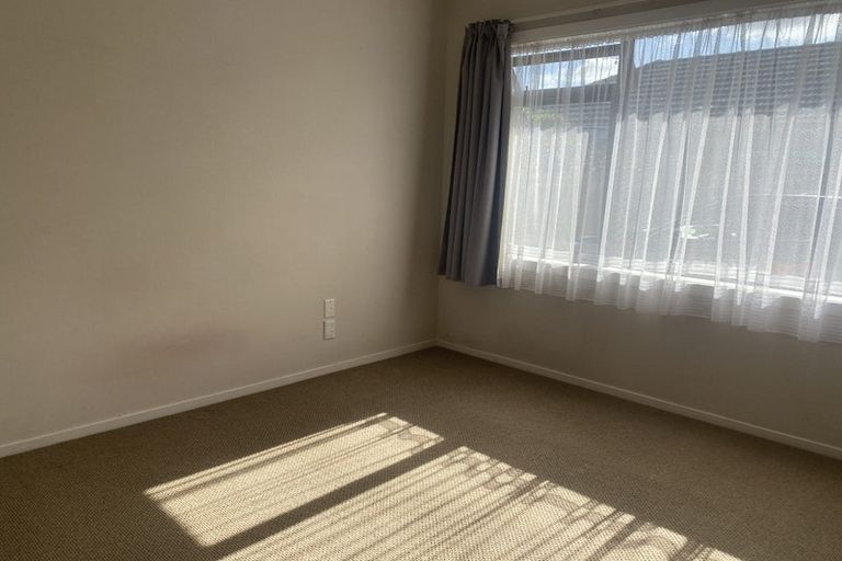 Photo of property in 114 Te Atatu Road, Te Atatu South, Auckland, 0610