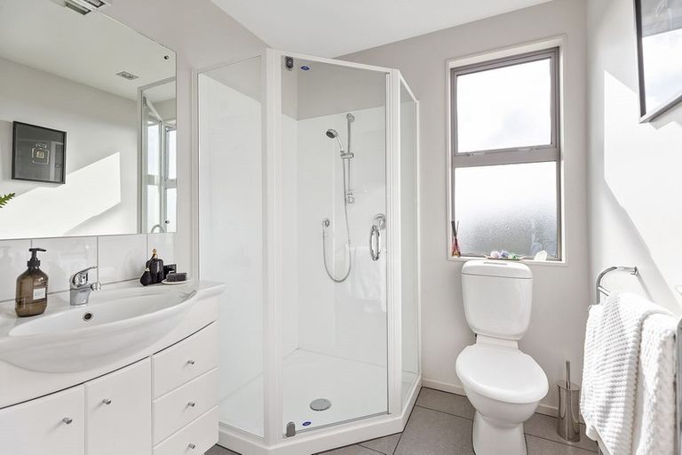 Photo of property in 37a Gurkha Crescent, Khandallah, Wellington, 6035