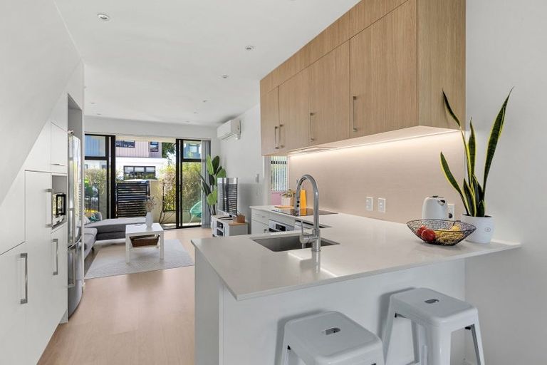 Photo of property in 2/445 Hibiscus Coast Highway, Orewa, 0931