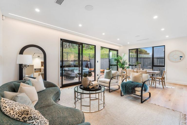 Photo of property in 36 Streamview Way, Long Bay, 0792