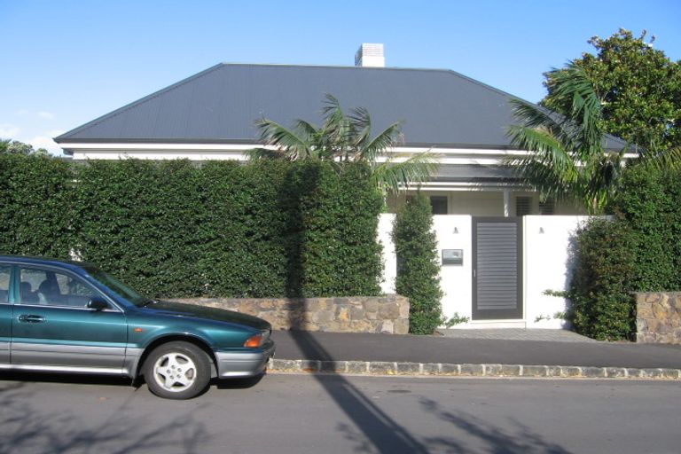 Photo of property in 2 Buchanan Street, Devonport, Auckland, 0624