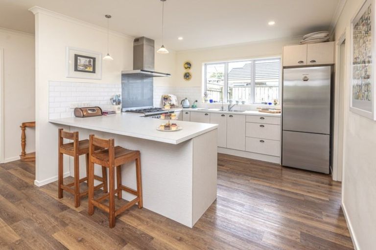 Photo of property in 6 Attrill Place, Tawhero, Whanganui, 4501