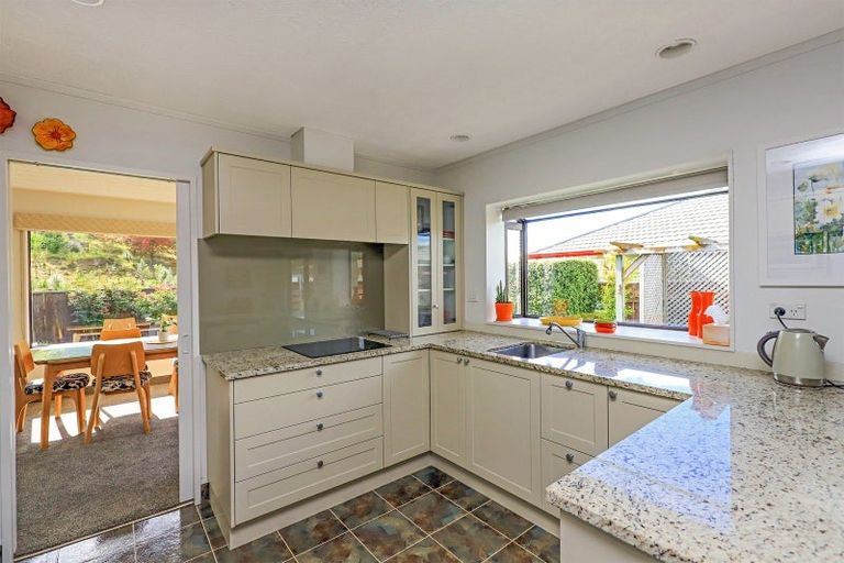 Photo of property in 8 Webb Place, Taradale, Napier, 4112