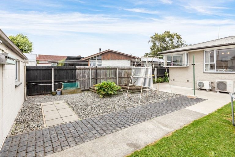 Photo of property in 220 Grimseys Road, Redwood, Christchurch, 8051