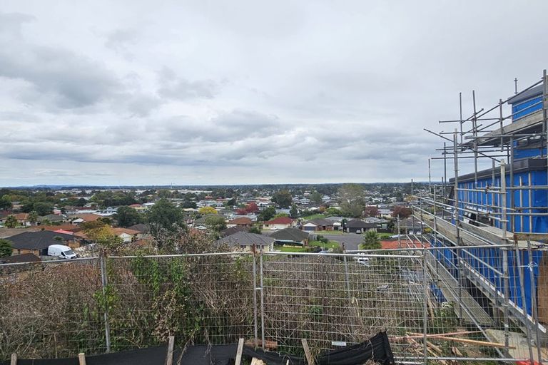 Photo of property in 49 Kirikiri Drive, Papakura, 2110