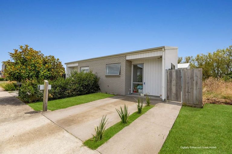 Photo of property in 3a Nohoanga Road, Karaka, Papakura, 2113