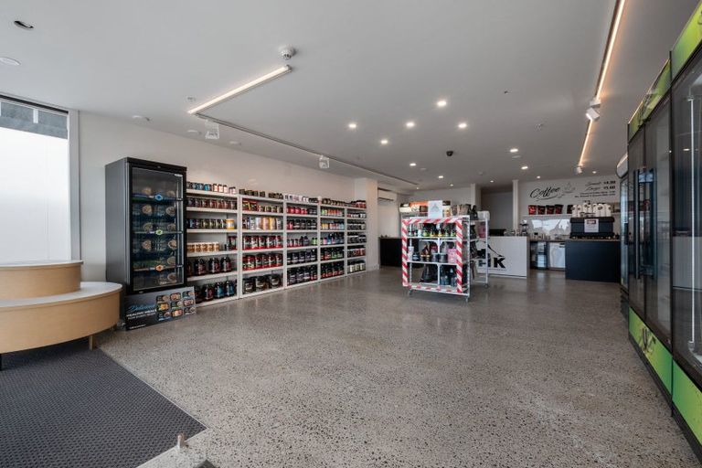 Photo of property in Oceanside Tower 1, 2/2a Marine Parade, Mount Maunganui, 3116