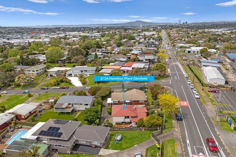 Photo of property in 2/1a Hamilton Place, Glenfield, Auckland, 0629