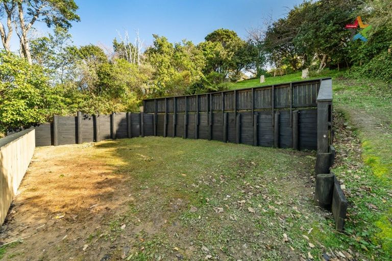 Photo of property in 21 Franklyn Road, Tawa, Wellington, 5028