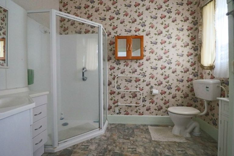 Photo of property in 16 Hulke Street, Foxton, 4814