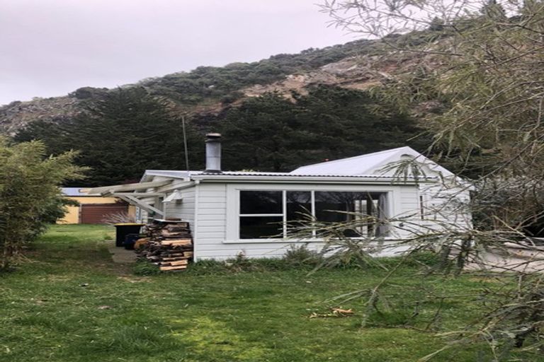 Photo of property in 14 Beach Road, Long Beach, Port Chalmers, 9081