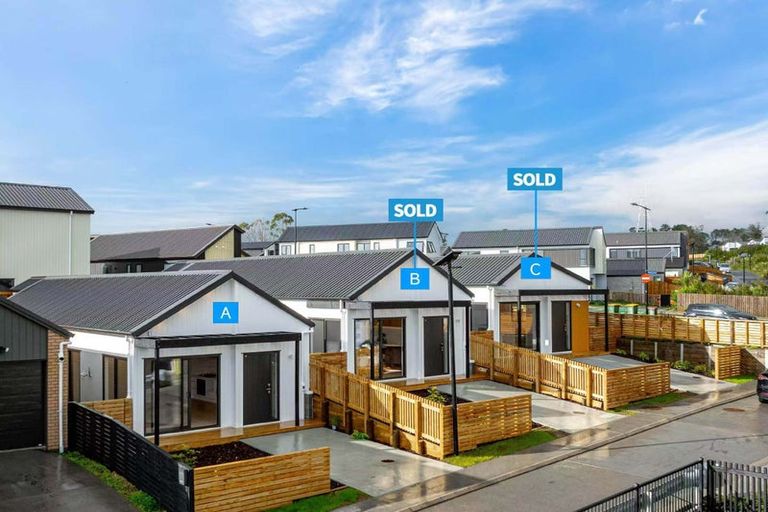 Photo of property in 7a Kotiu Place, Massey, 0614