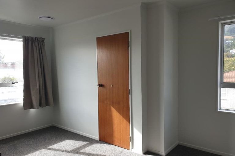 Photo of property in 6d Flock Grove, Fairfield, Lower Hutt, 5011