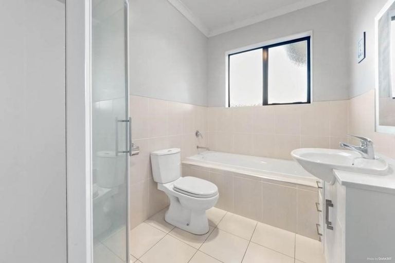 Photo of property in 5a Cartmel Avenue, Massey, Auckland, 0614