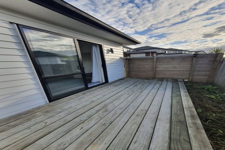 Photo of property in 98 Tir Conaill Avenue, Flat Bush, Auckland, 2019