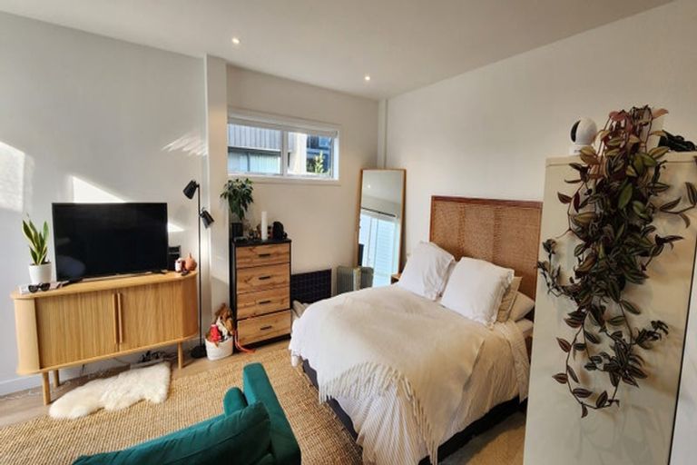 Photo of property in 37 Gulf View Road, Murrays Bay, Auckland, 0630