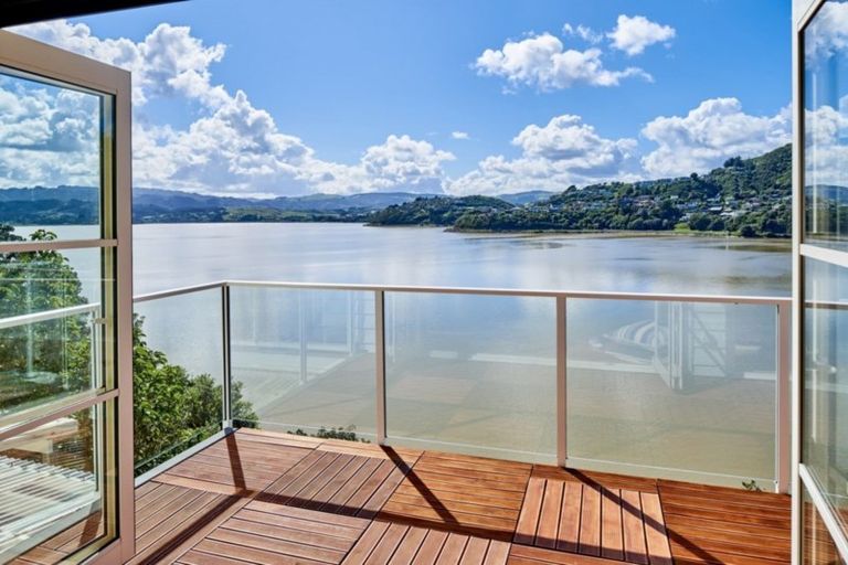 Photo of property in 34 Seaview Road, Paremata, Porirua, 5024