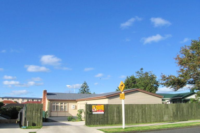 Photo of property in 16 Dreadon Avenue, Papatoetoe, Auckland, 2025