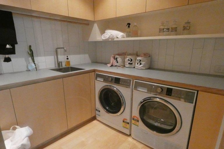 Photo of property in 25 Salamanca Road, Kelburn, Wellington, 6012