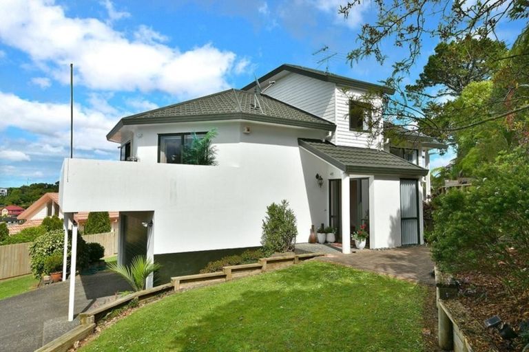Photo of property in 18 Montcalm Close, Orewa, 0931
