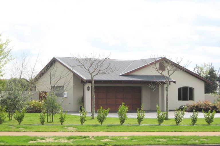 Photo of property in 30 Shelter Grove, Frankleigh Park, New Plymouth, 4310