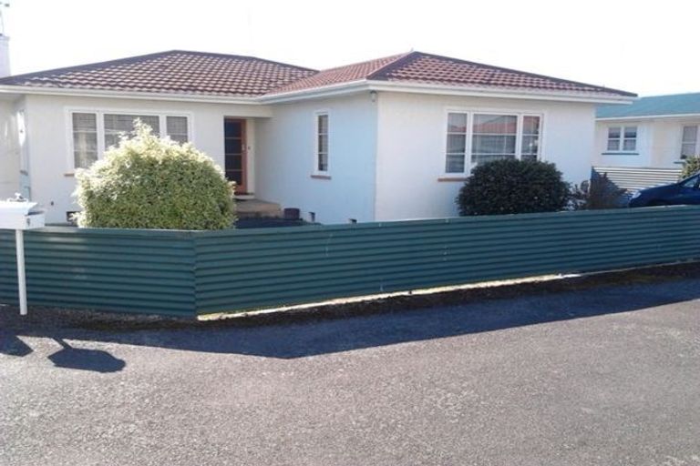 Photo of property in 12 Bambery Court, Palmerston North, 4414