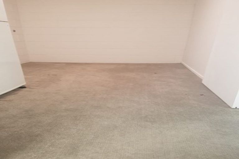 Photo of property in 1/546 Glenfield Road, Glenfield, Auckland, 0629