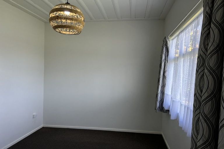 Photo of property in 1 Sedcole Street, Pahiatua, 4910