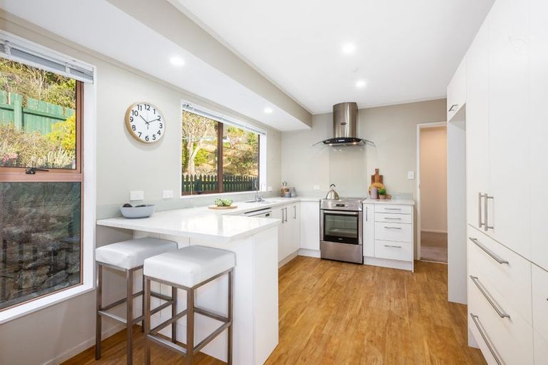 Photo of property in 17 Leeward Drive, Whitby, Porirua, 5024