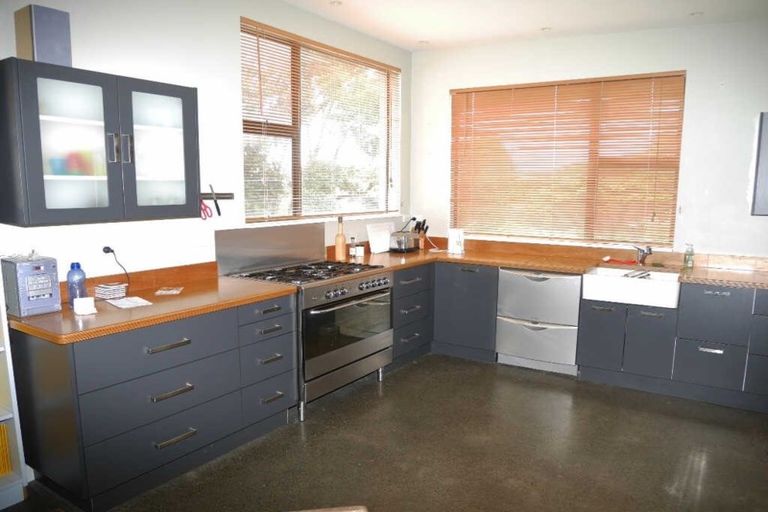 Photo of property in 51 William Street, Waikanae Beach, Waikanae, 5036