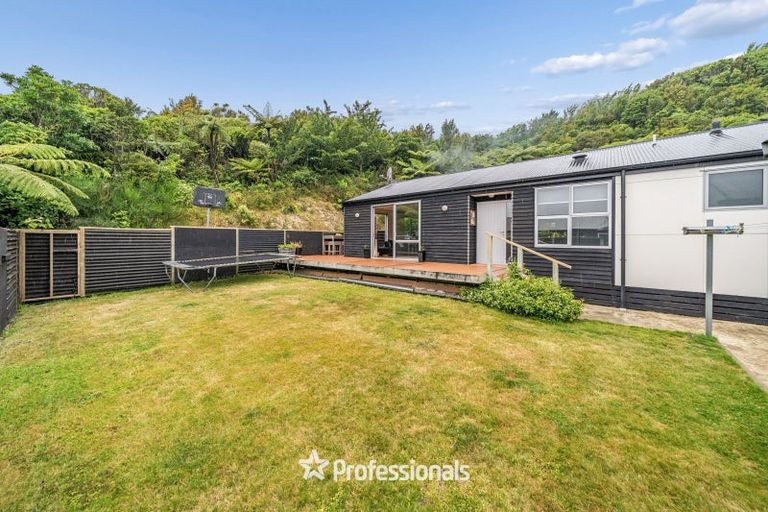 Photo of property in 12 Otonga Heights, Maungaraki, Lower Hutt, 5010