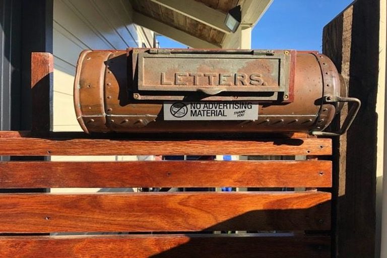 Photo of property in 12 Stafford Street, Mount Victoria, Wellington, 6011