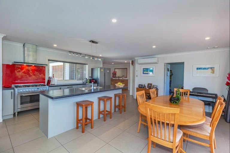 Photo of property in 14 Twin Peaks Grove, Koputaroa, Levin, 5575