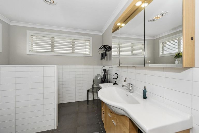 Photo of property in 25a Riverview Terrace, Fairfield, Hamilton, 3214
