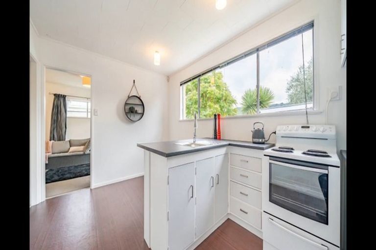 Photo of property in 2/5 Oregon Drive, Maoribank, Upper Hutt, 5018