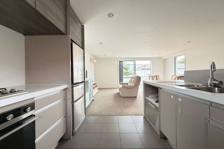 Photo of property in 3/12 Agra Crescent, Khandallah, Wellington, 6035