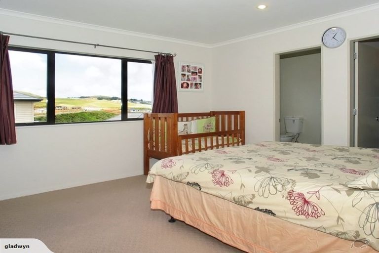 Photo of property in 238 Mark Avenue, Grenada Village, Wellington, 6037