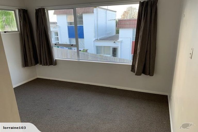 Photo of property in 54 Fruitvale Road, New Lynn, Auckland, 0600