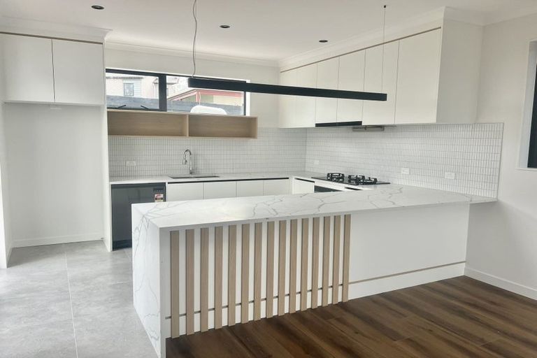 Photo of property in 7/31 Hill Crescent, New Lynn, Auckland, 0600