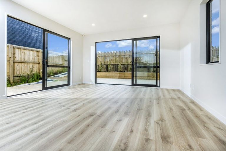 Photo of property in 51 Sunnyheights Road, Orewa, 0931