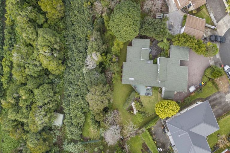 Photo of property in 23 Montana Place, Merrilands, New Plymouth, 4312