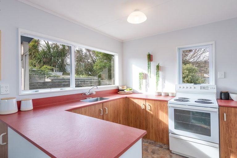 Photo of property in 2/62 Parkers Road, Tahunanui, Nelson, 7011