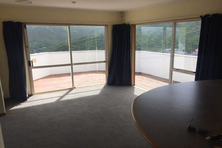 Photo of property in 6 Kapil Grove, Khandallah, Wellington, 6035