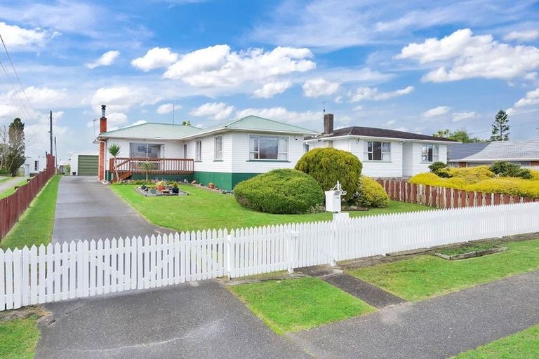 Photo of property in 116 Woodglen Road, Glen Eden, Auckland, 0602