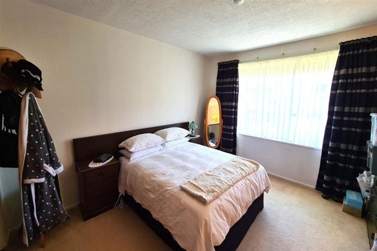 Photo of property in 2/8 Camrose Place, Ilam, Christchurch, 8041