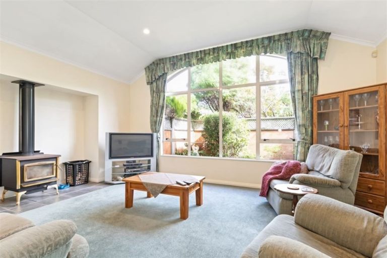Photo of property in 34 Amesbury Drive, Churton Park, Wellington, 6037