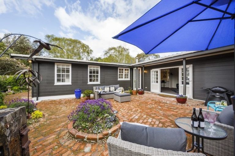 Photo of property in 273 Parewanui Road, Bulls, 4894