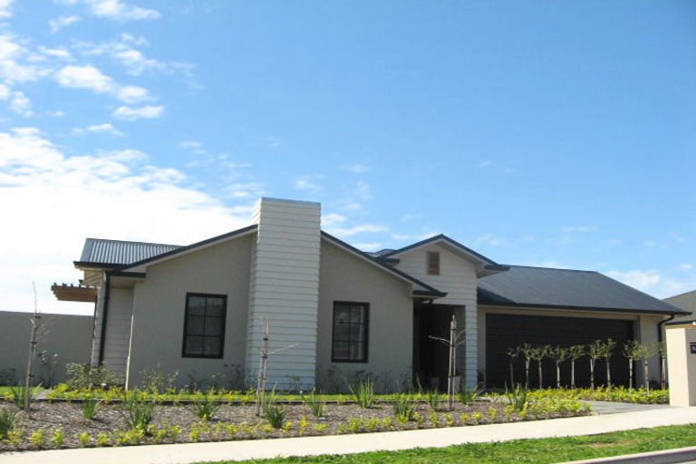 Photo of property in 37 Alberta Road, Glen Avon, New Plymouth, 4312