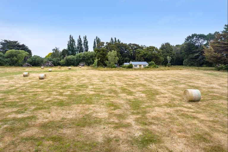 Photo of property in 77 Taumata Island Road, Taumata Island, Carterton, 5792